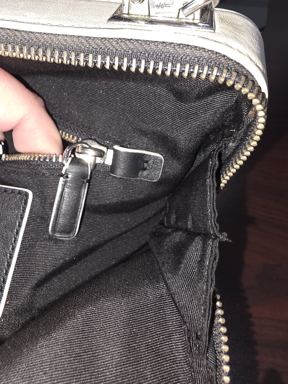Marc Jacobs Black and White Crossbody Box Bag - Picture 5 of 7
